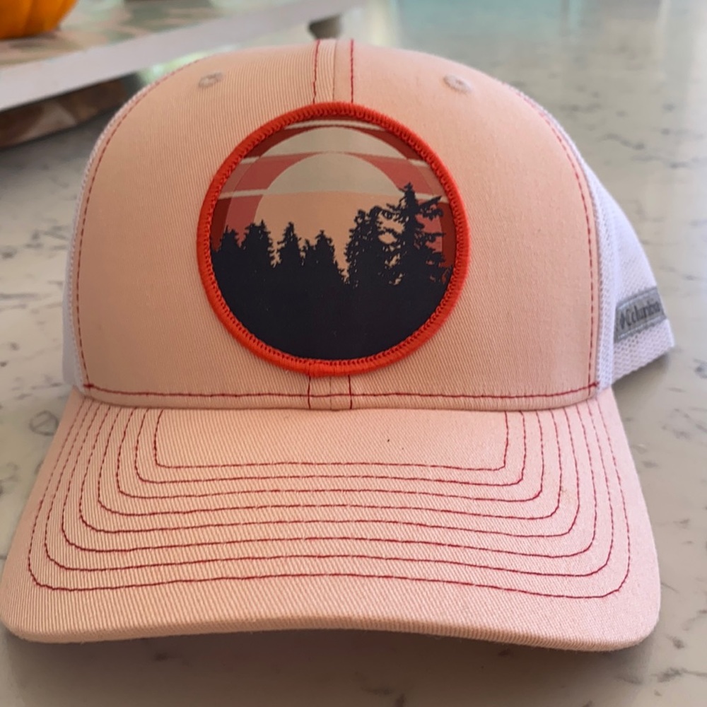 Ladies Columbia trucker hat. Beautiful sunset design, gorgeous color! NWOT